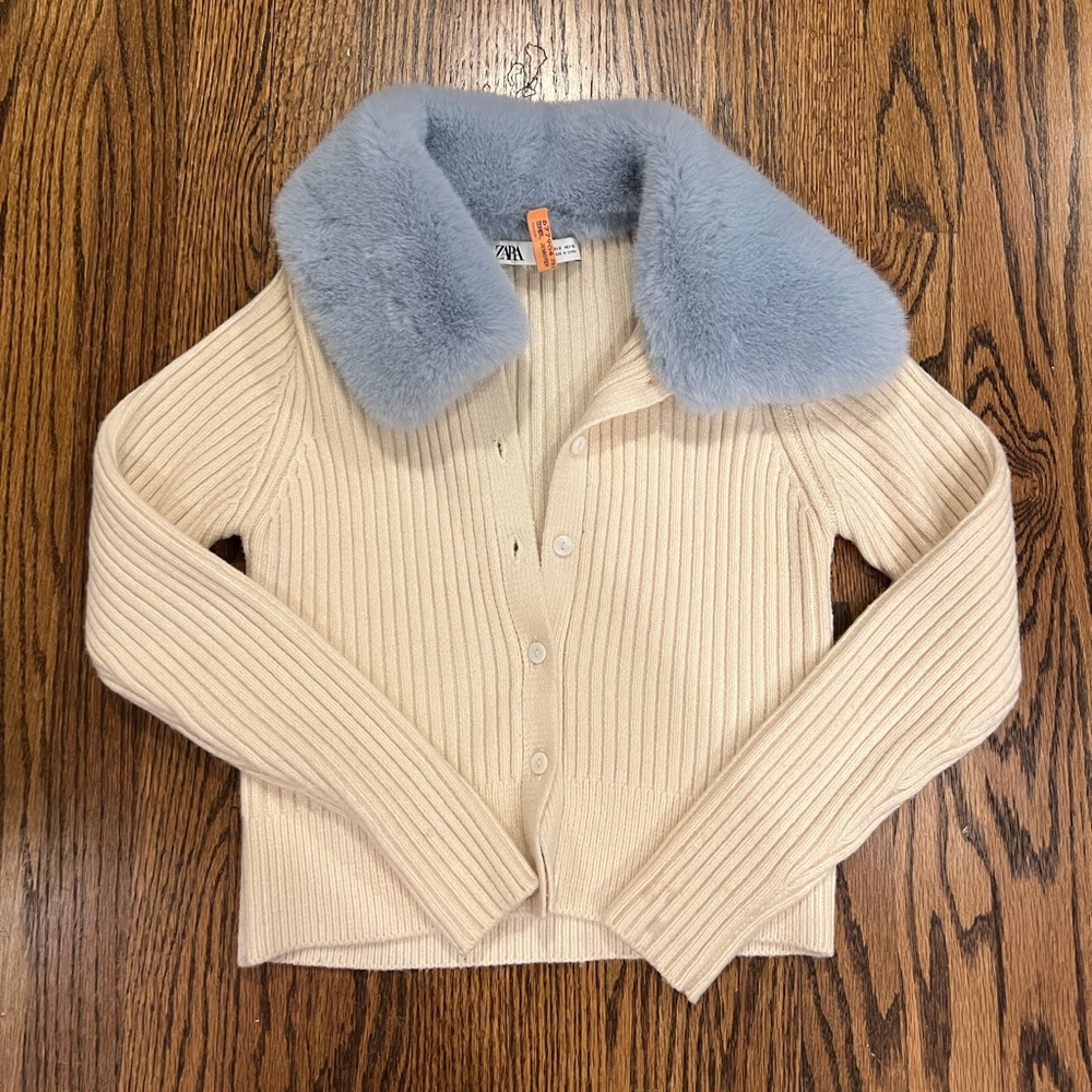 Zara sweater perfect condition. Less than a year old